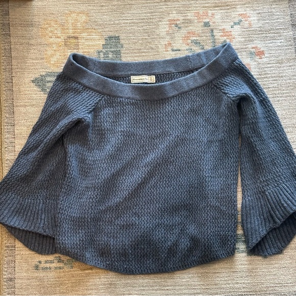 Abercrombie & Fitch 100% Cotton Off-Shoulder Blue Sweater - Picture 2 of 4